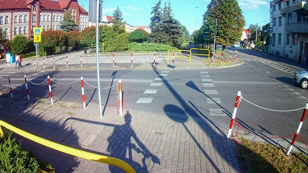 Droga rowerowa w Grudziądzu - barierki na środku?